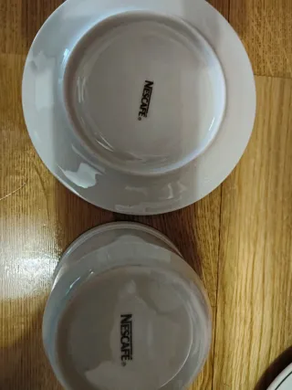 Juego 4 Tazas Nescafé con Platillos