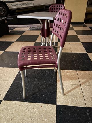 Mesa y 2 Sillas Kettal Exterior