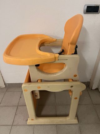 Trona convertible en silla y mesa