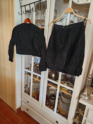 Conjunto Chaqueta y Falda Negra piel