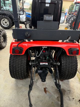 Tractor Kioti 25CV Hidrostático (CS2510)