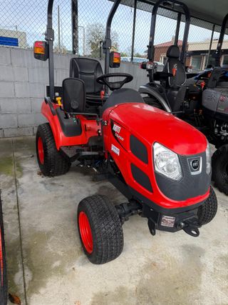 Tractor Kioti 25CV Hidrostático (CS2510)