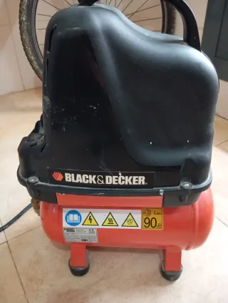 Compresor Black & Decker Rojo