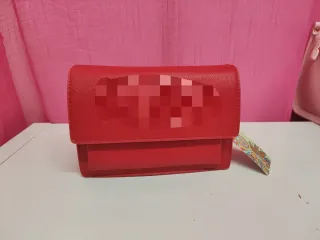 Bolso de mano rojo