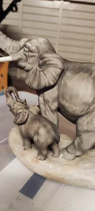 Figura de elefantes decorativa