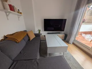 Mesa de centro elevable blanca con almacenamiento