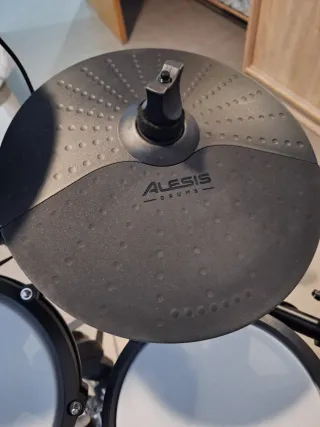 Batería Electrónica Alesis Nitro Max