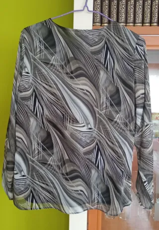 Blusa Pilar Prieto manga larga estampada