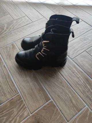 Anfibi Pollini donna neri con fibbie