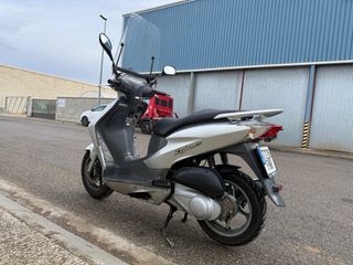 Honda Dylan 125 Plata