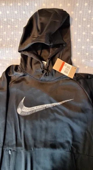 Sudadera Nike Therma Fit Talla L con etiquetas