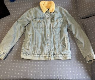 Cazadora vaquera Zara con forro