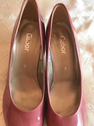 Tacones Gabor charol rosa talla 38