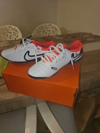 Botas nike legend talla 36 sin extrenar