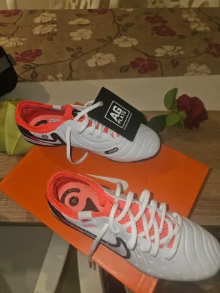 Botas nike legend talla 36 sin extrenar