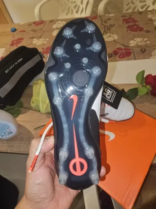 Botas nike legend talla 36 sin extrenar