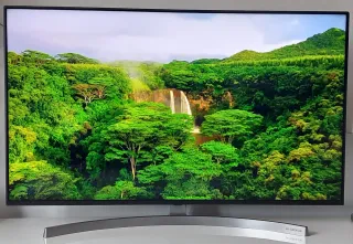 Televisor LG de 49 pulgadas (49”) LED 4K UHD