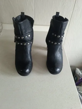 Botines tacon Tom Tailor negros