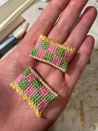 Letto bambole punto croce