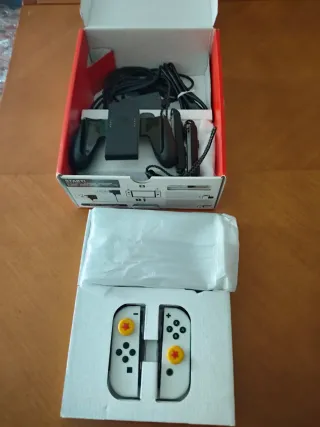 Nintendo Switch OLED Bianca e Nera