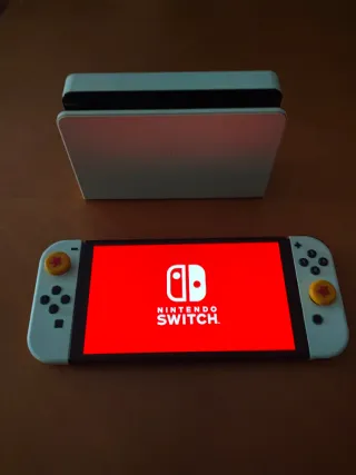 Nintendo Switch OLED Bianca e Nera