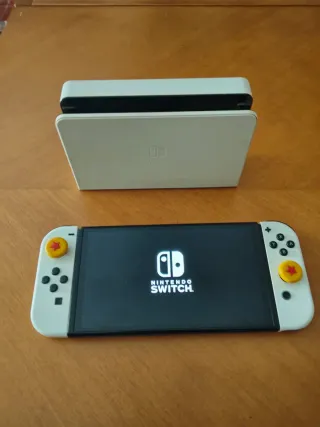 Nintendo Switch OLED Bianca e Nera
