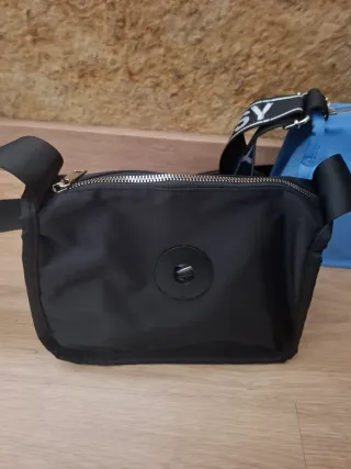 Bolso negro nuevo a estrenar