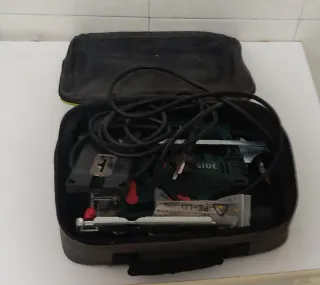 Sierra Caladora PARKSIDE + Accesorios