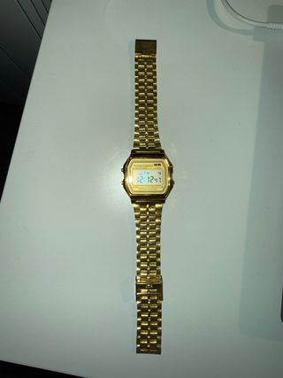 Reloj Digital Dorado WR