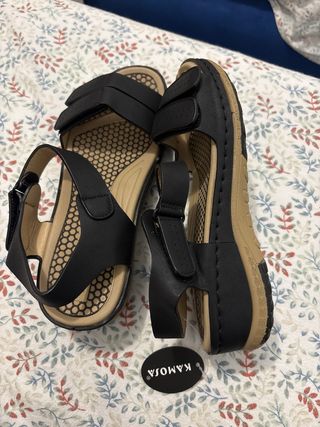 Sandalias Negras y Beige