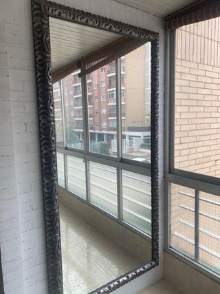 Espejo Madera Labrada Negro y Plata