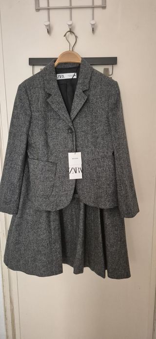 Traje Zara Chaqueta y Falda Talla S