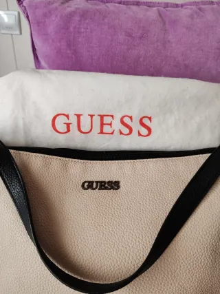 Bolso Guess Beige y Negro