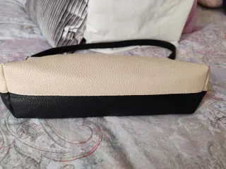 Bolso Guess Beige y Negro