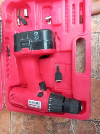 Taladro y atornillador eléctrico