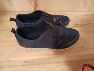 Zapatos azules con pedrería
