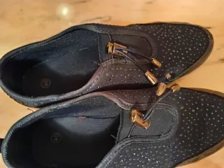 Zapatos azules con pedrería