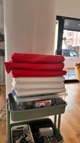 Telas de carpa de circo roja y blanca