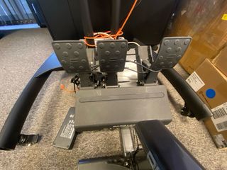 Playseat Evolution Red Bull GRC +Volante y Pedales