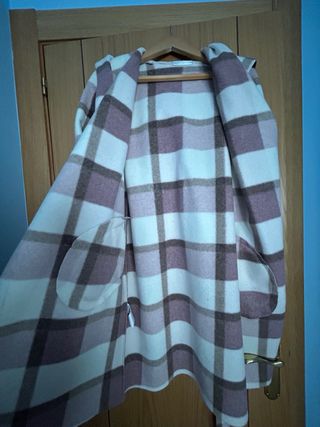 Abrigo cuadros T única beige/morado