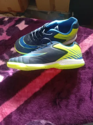 Zapatillas Fútbol Sala Azul y Amarillo