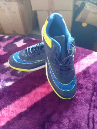 Zapatillas Fútbol Sala Azul y Amarillo