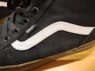 Zapatillas Vans Talla 44 Negras con suela marron