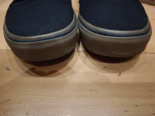 Zapatillas Vans Talla 44 Negras con suela marron