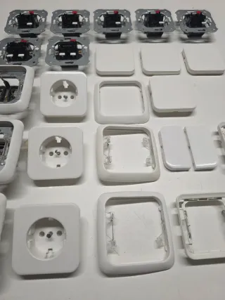 Simón Mecanismos y Marcos Eléctricos