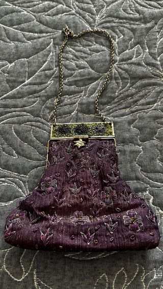 Bolso de fiesta morado y plateado