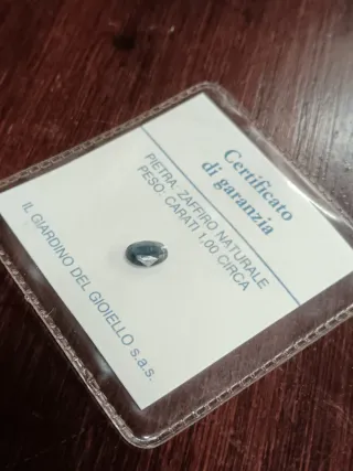 Zaffiro naturale 1,00 ct con certificato