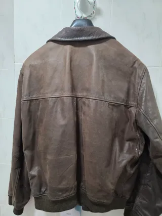 Cazadora de cuero marca Caramelo marrón