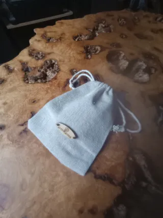 Pulsera de cuero personalizada.