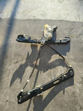 Elevalunas Delantero Izquierdo BMW Serie 1 E81 E87